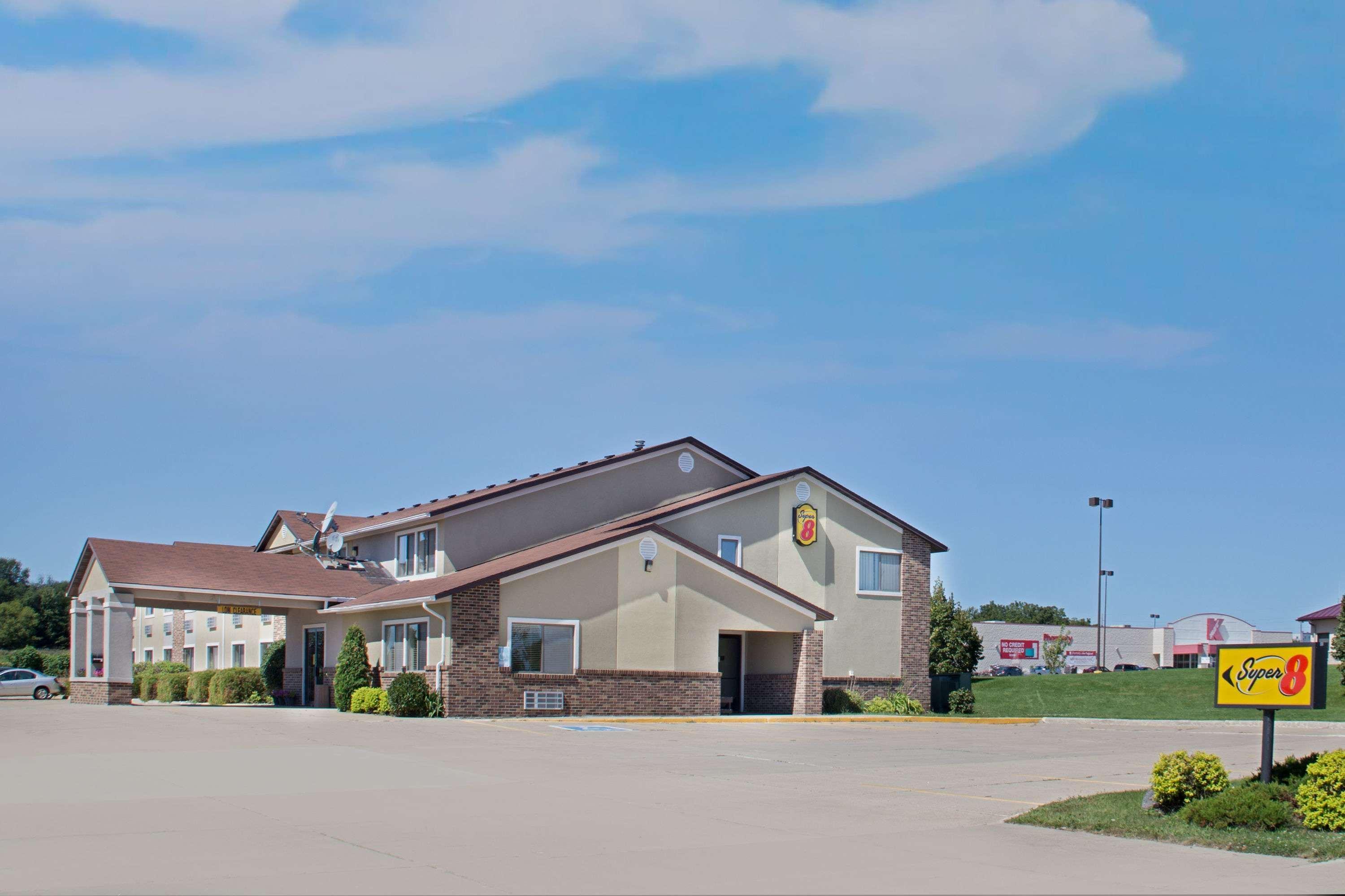 Super 8 Charles City Exterior photo